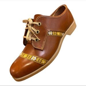VINTAGE Brunswick Lace Up Bowling Oxfords with Yellow & Brown Accents